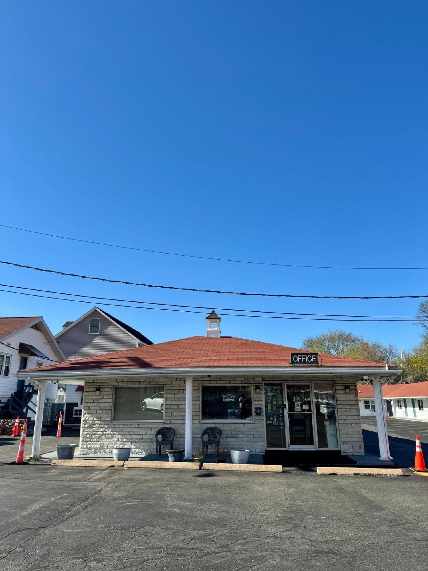 Chisholm'S Motor Inn Saugus Exteriér fotografie