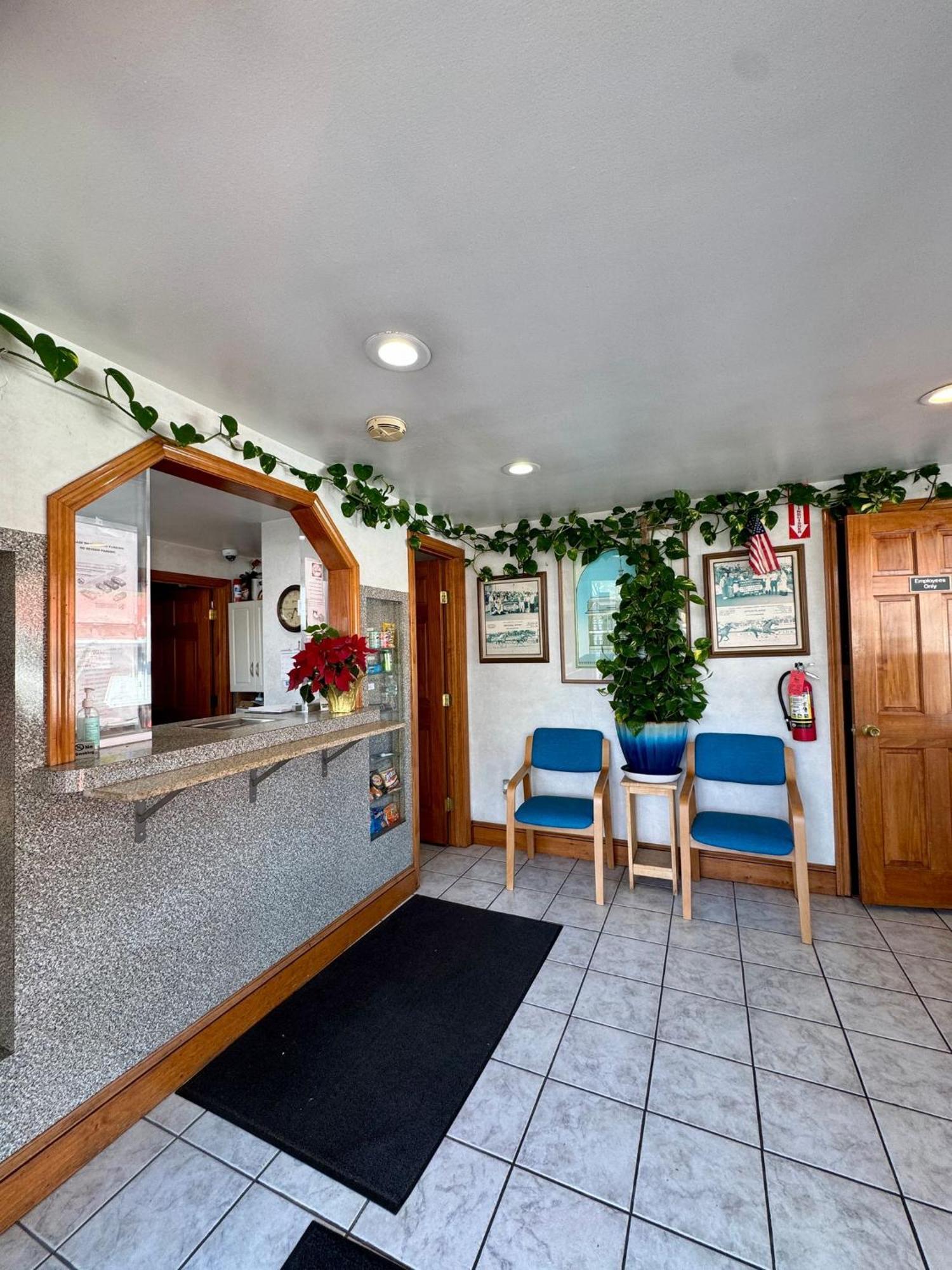 Chisholm'S Motor Inn Saugus Exteriér fotografie